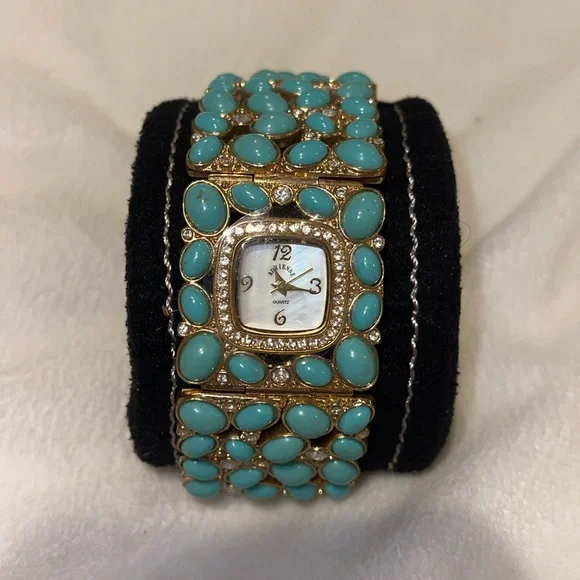 Vintage ADRIENNE Ladies 32mm Watch Faux Turquoise Rhinestone Gold‎ Tone